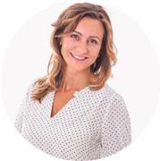 Empowered and accredited PCC life coach dedicated to transforming your confidence, self-belief, and self-esteem.